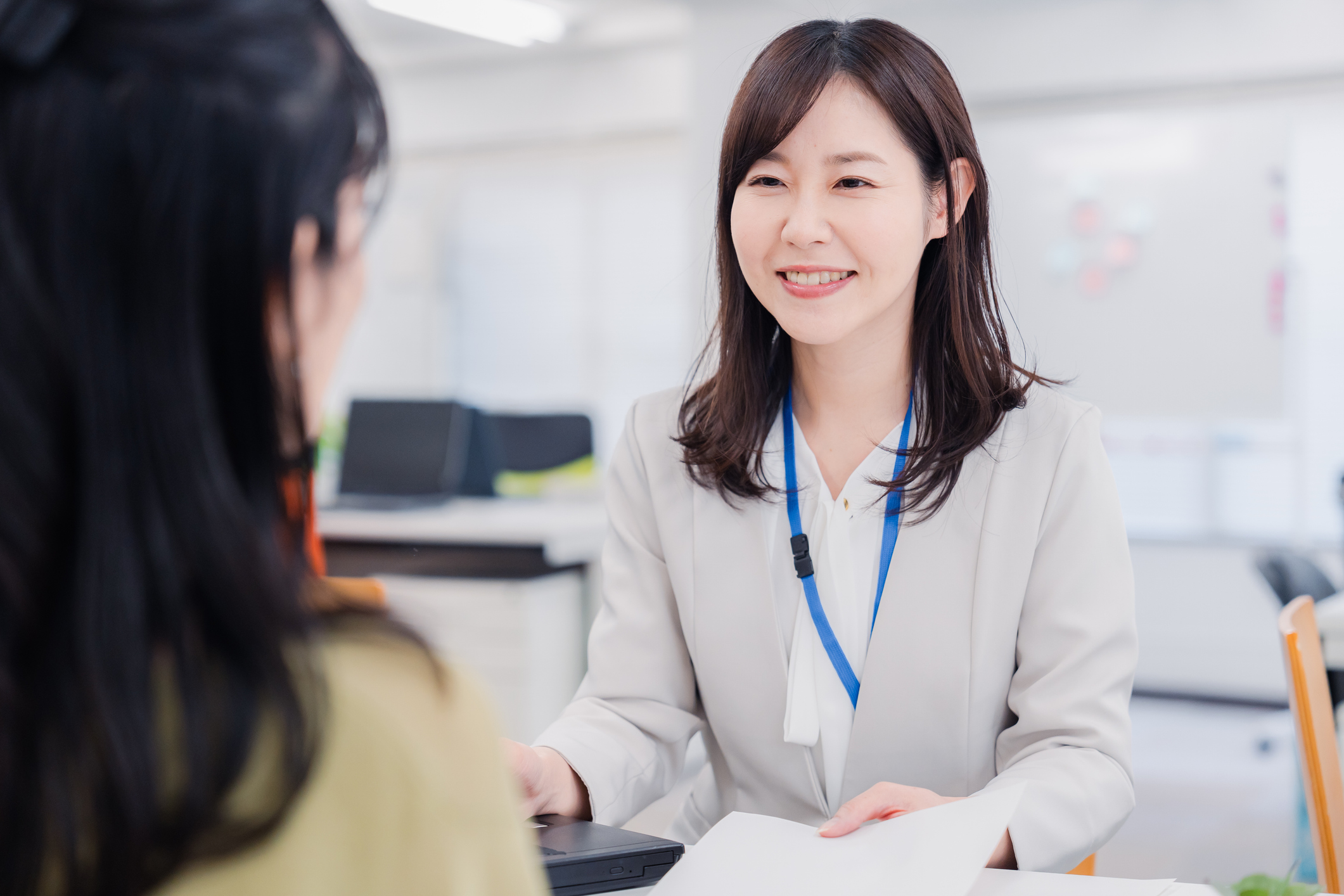 公務員の株式投資は副業禁止に触れない？新NISA活用法と失敗しないための3条件